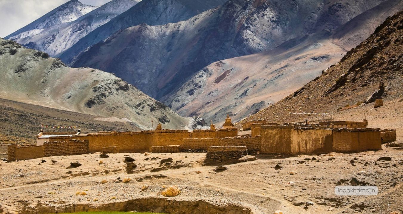 Kyagar Tso - beautiful high-altitude lake near Pangong region