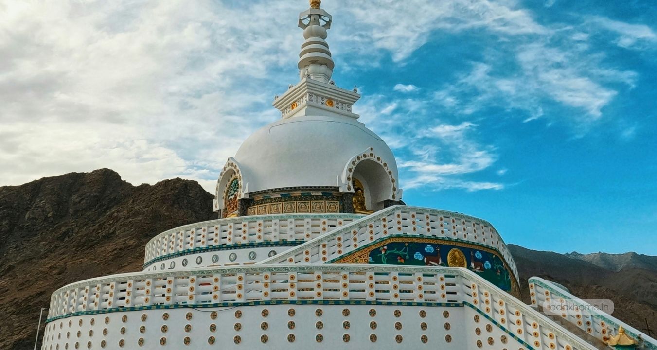Shanti Stupa leh